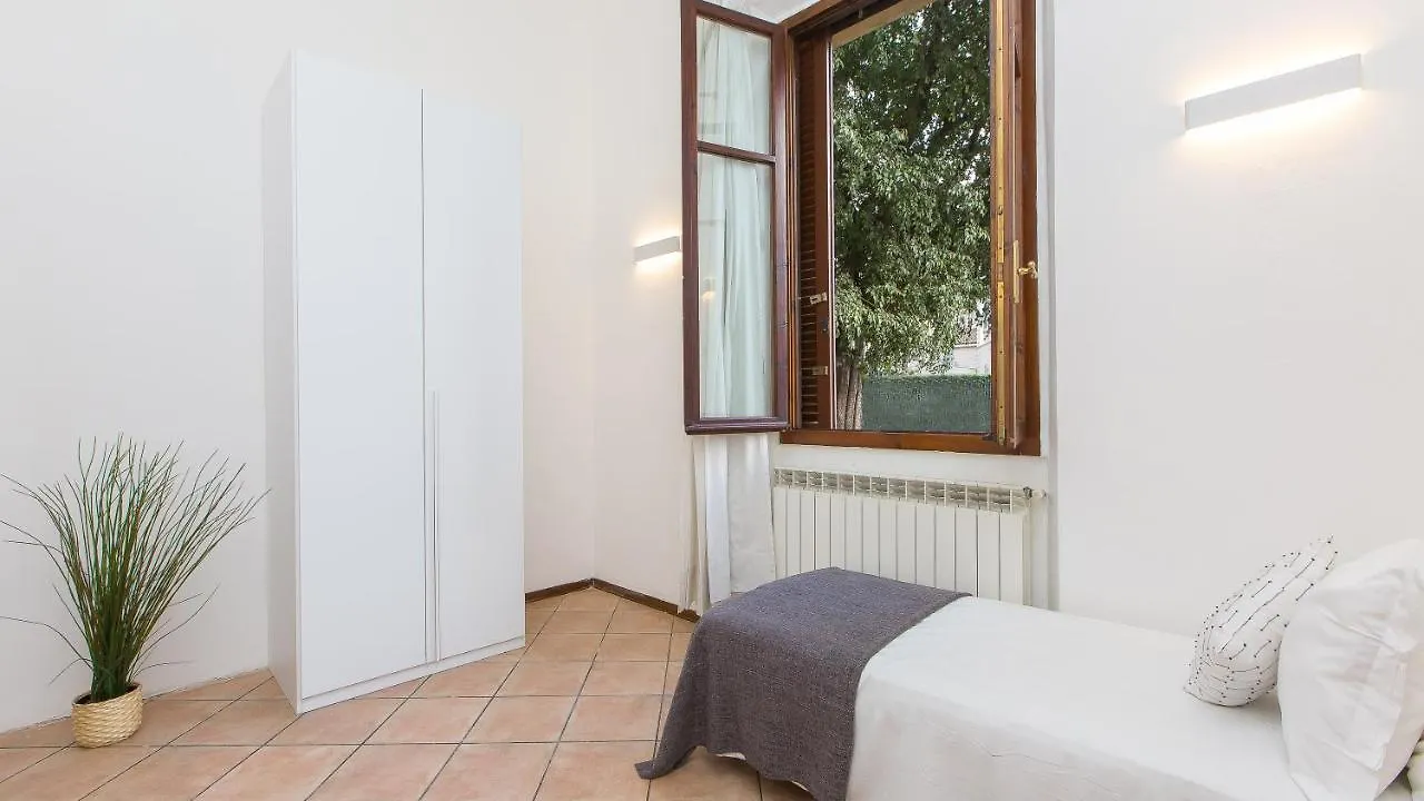 Apartment Rental In Rome - Santa Maria Novella Palace Florence Italy