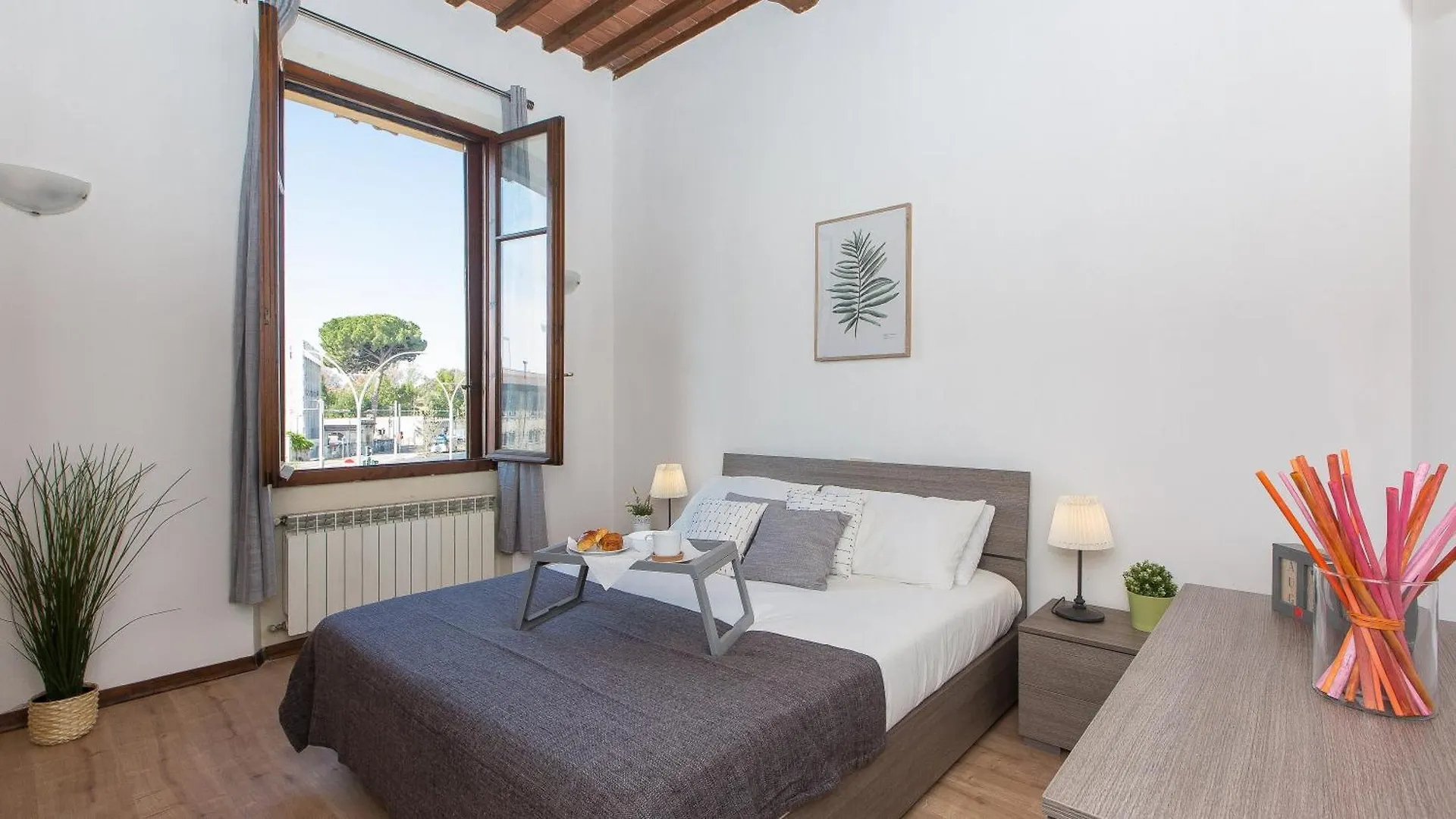 Rental In Rome - Santa Maria Novella Palace Флоренция
